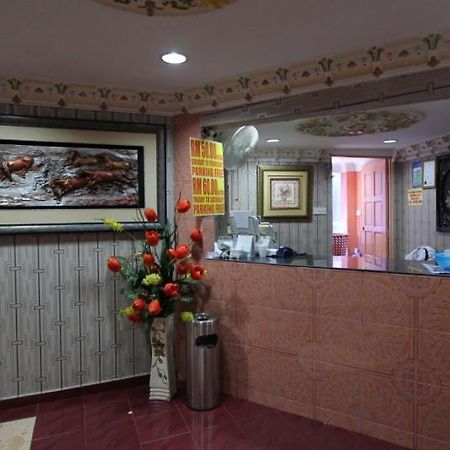 New Wave Hotel Sdn Bhd - Medan Batu Caves Exterior photo